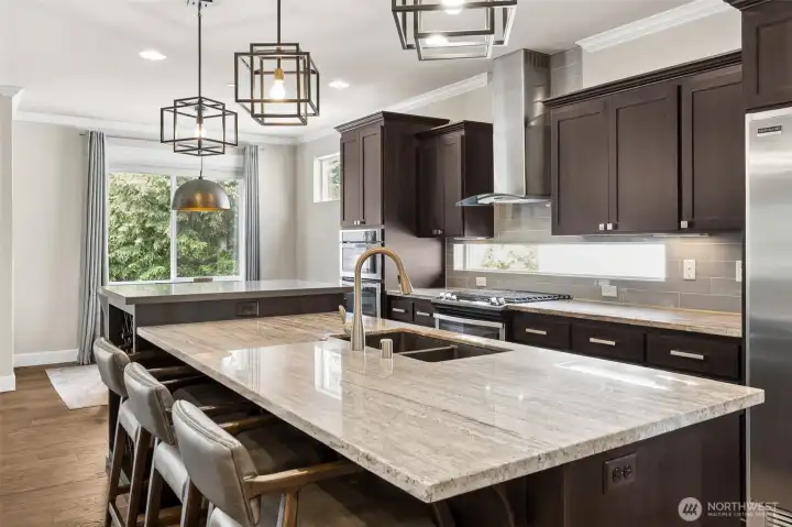 Extra eating space at oversized kitchen island