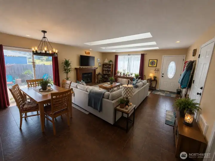 Living room/ dining room/ side entrance Living room/ dining room/ side entrance