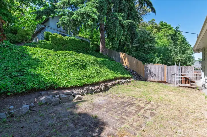 Unit A private yard