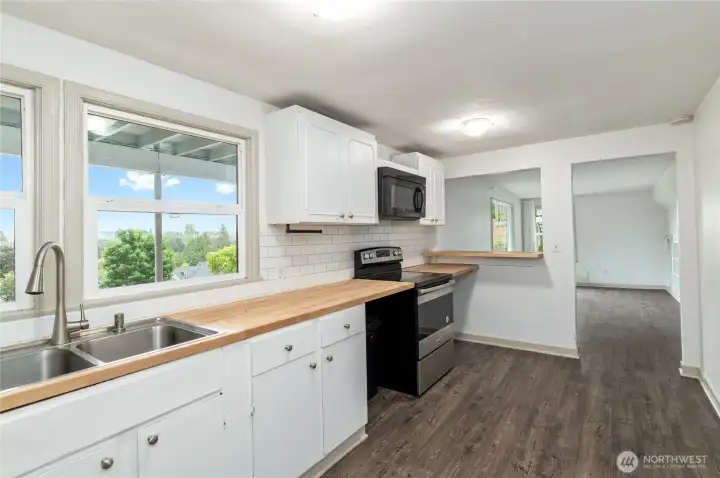 Unit B kitchen 3