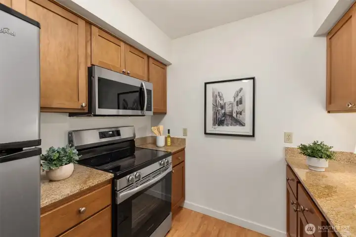 Cook-top/Oven and Microwave. Cook-top/Oven and Microwave.