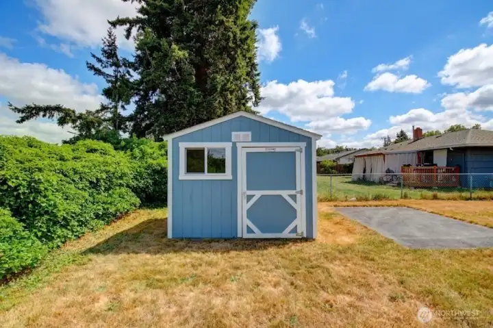 This lovely shed stays! This lovely shed stays!