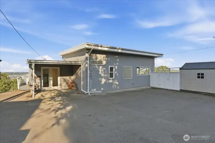 Plenty of driveway parking.