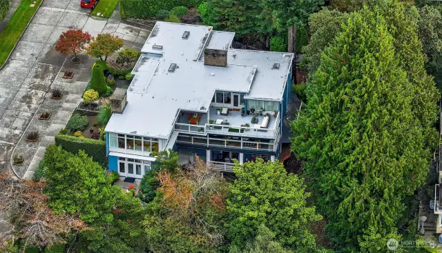 Rare mid-century masterpiece designed by renowned Seattle architects, Tucker & Shields awaits your discovery.