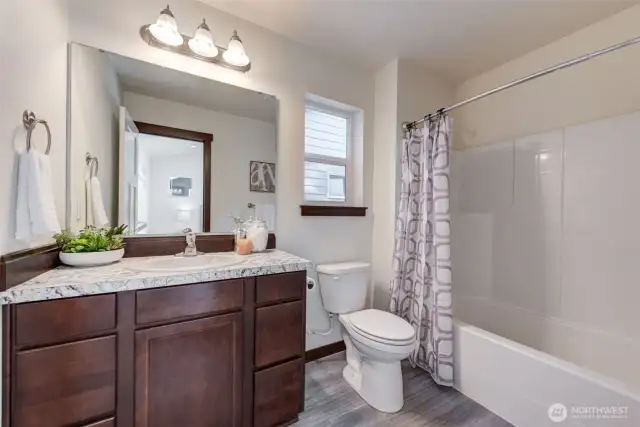Primary en-suite bath.