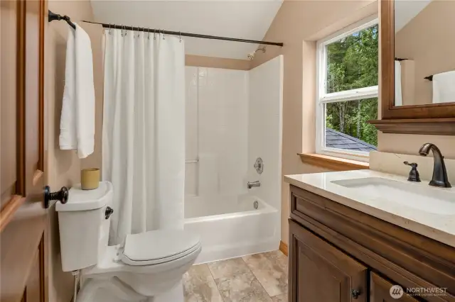 Full bathroom ensuite to Bedroom #2.