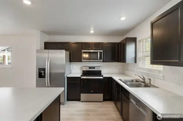 Stainless Steel Appliances and Plenty of Counter/cabinet space