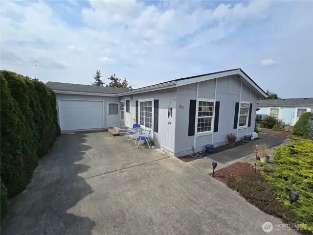 Welcome to 621 N 7th Ave