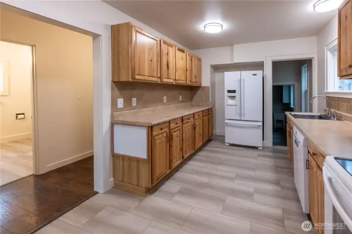 Let's go check out the main floor bed and bath.