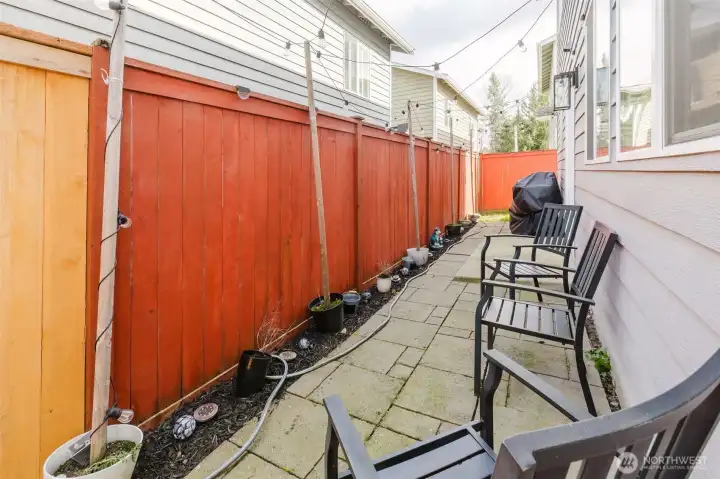 Back patio with pavers