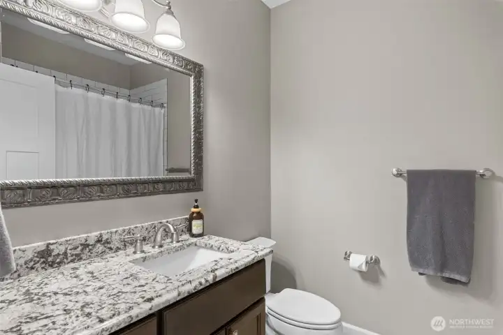 Upstairs full bathroom.