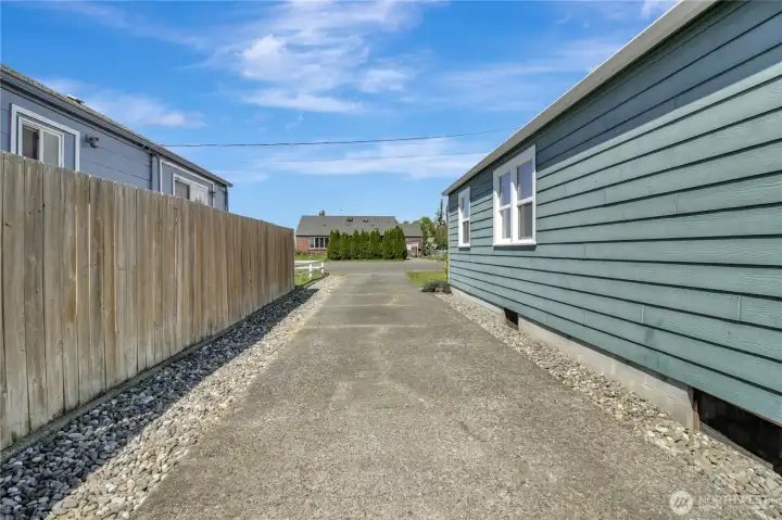Driveway parking for 3-4 vehicles