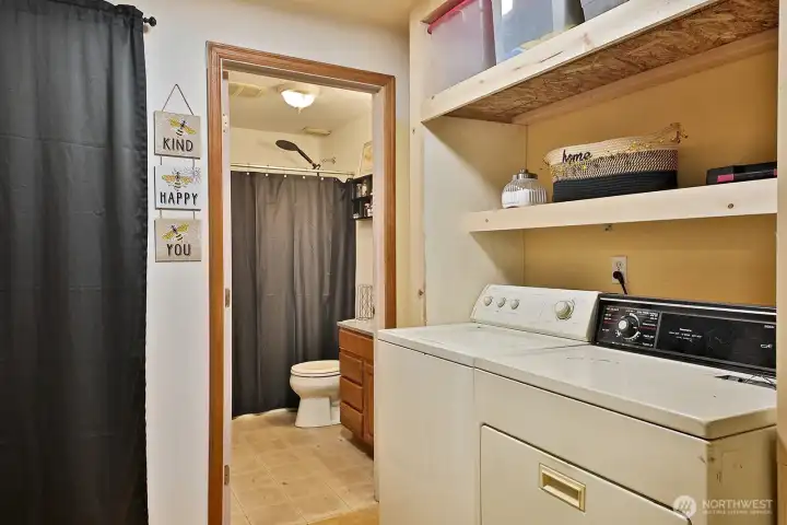 Guest house, lower level. Full bath and laundry area. Guest house, lower level. Full bath and laundry area.