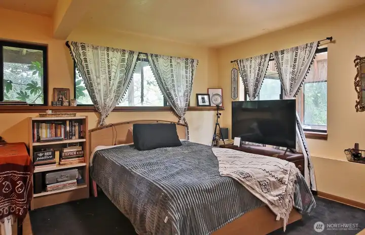 Guest house, lower level. Bedroom. Guest house, lower level. Bedroom.