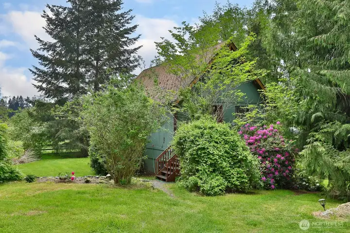 Beautiful outdoor spaces designed to connect with nature. Beautiful outdoor spaces designed to connect with nature.