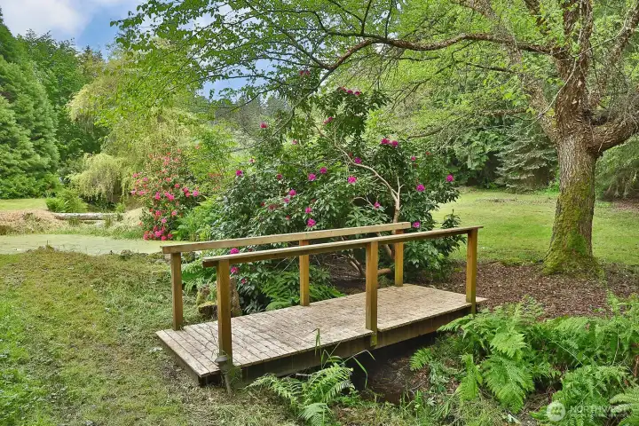 Surrounded by protected reserves and scenic walking trails. Surrounded by protected reserves and scenic walking trails.