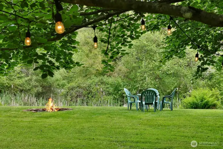 A picturesque lakeside setting perfect for relaxing afternoons. A picturesque lakeside setting perfect for relaxing afternoons.