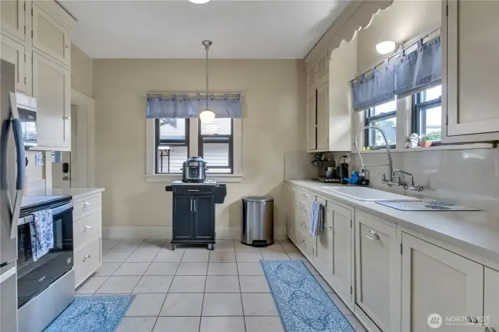 Spacious kitchen