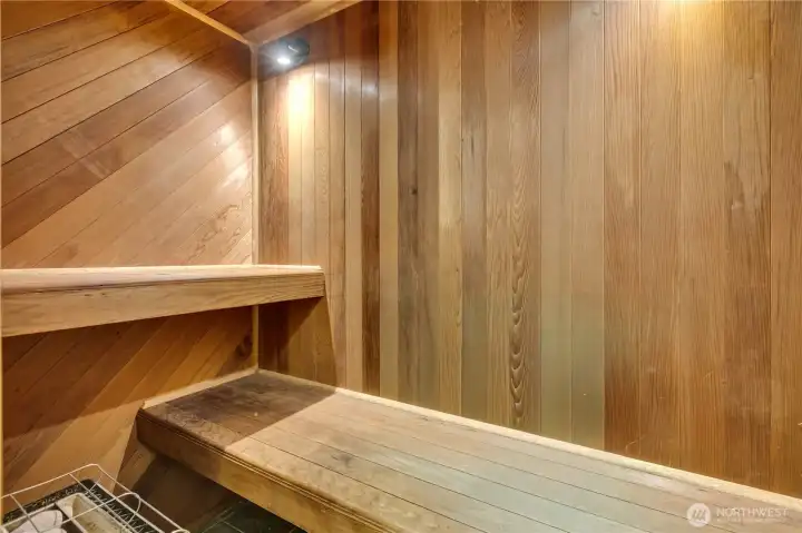 Private Sauna downstairs!