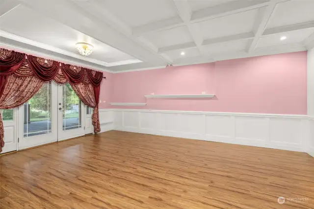 Extra room downstairs finished with coffered and lighted tray ceiling.  This would make a wonderful retreat or dance studio or ??
