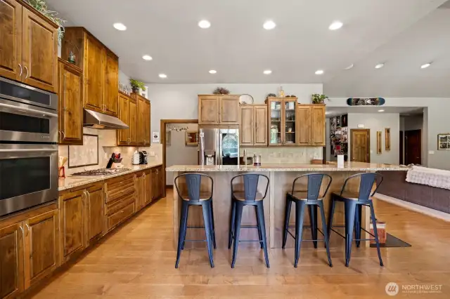 Kitchen eating area