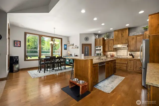 Kitchen/ Dining