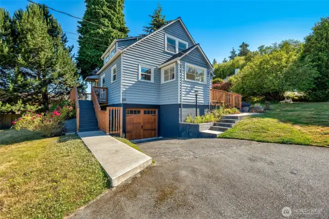 Welcome to 4725 Glenwood in Everett!