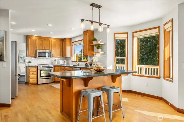 Breakfast bar island