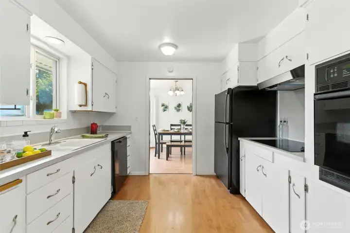Light and bright kitchen