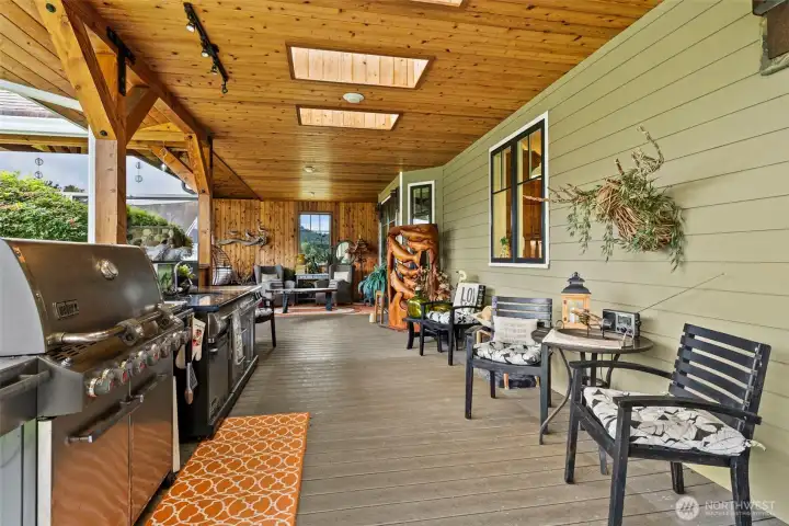 Outdoor Kitchen