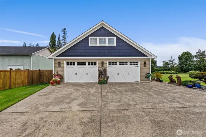 Detached Garage