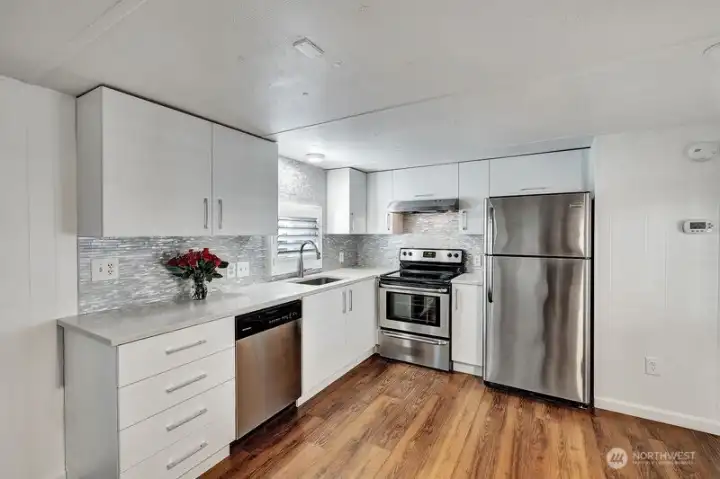 Another view of the kitchen.