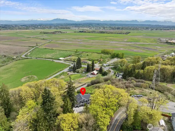 Great location with valley & mountain views!