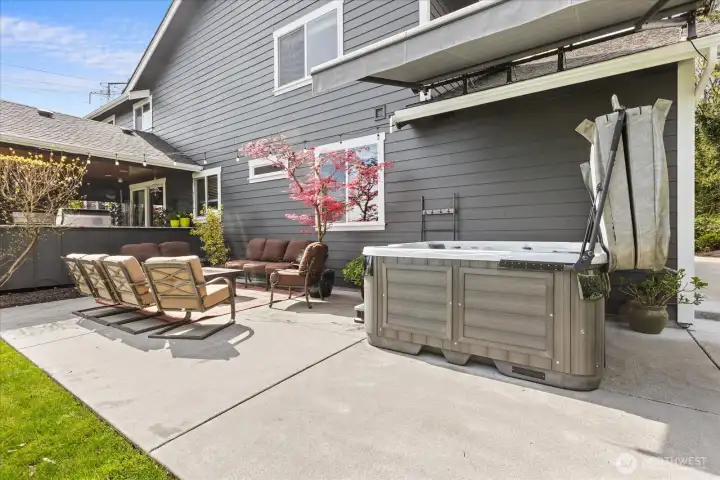 Outdoor space is delightful. Hot tub, patio space, covered deck with BBQ
