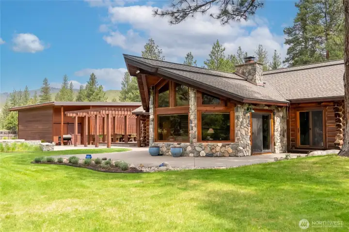 Fully remodeled in 2017, this home feels like new with top-quality materials and craftsmanship throughout. Fully remodeled in 2017, this home feels like new with top-quality materials and craftsmanship throughout.