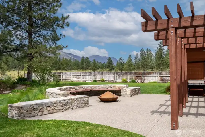 Mazama corridor views from the flats of Wolf Creek. Your outdoor fireplace comes with many attachments, remaining with home in the garden shed. Mazama corridor views from the flats of Wolf Creek. Your outdoor fireplace comes with many attachments, remaining with home in the garden shed.