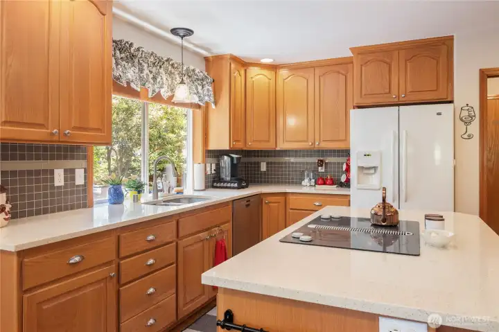 Lots of storage and space in this kitchen. Lots of storage and space in this kitchen.