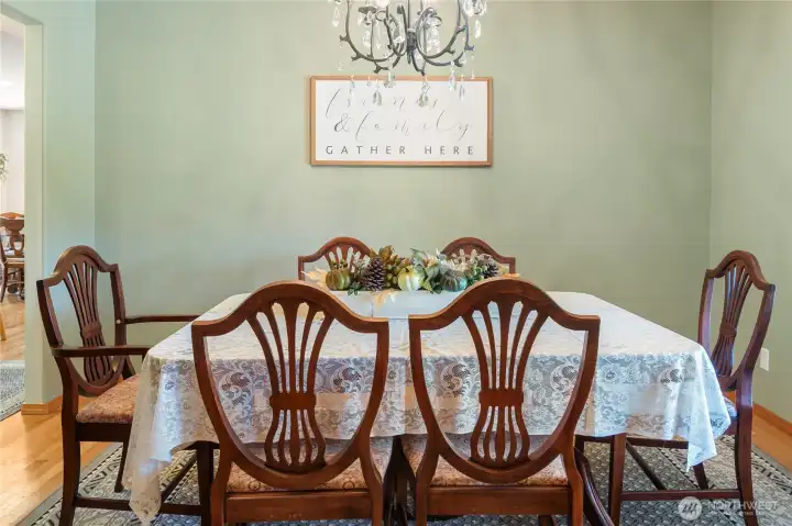 Formal dining room - could also be an office or living room? Formal dining room - could also be an office or living room?