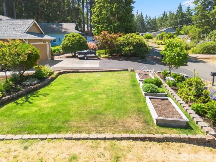 Beautiful front yard Beautiful front yard
