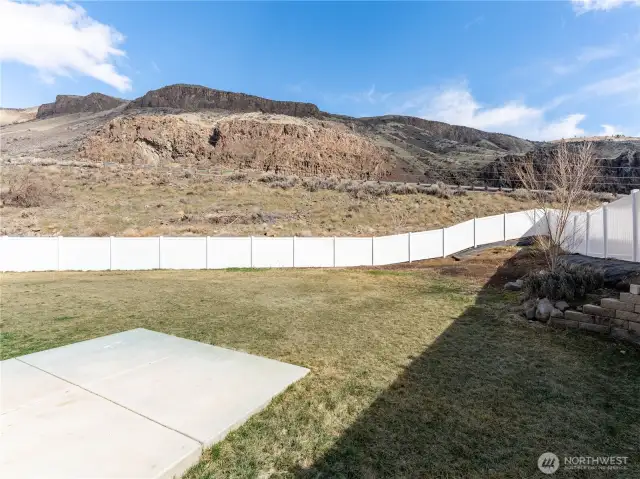 Huge fenced rear yard
