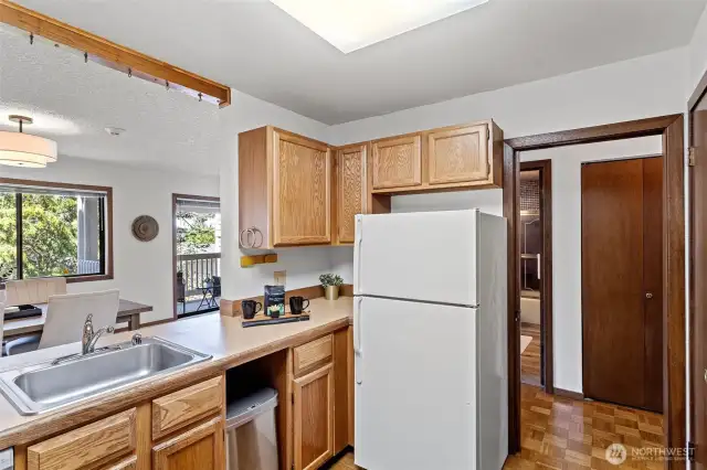 Another view of the ample storage space in this kitchen.