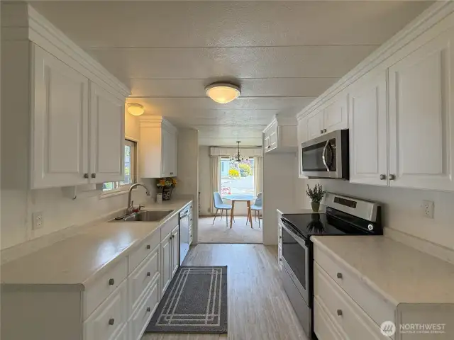Nicely updated kitchen offers plenty of space for all your kitchen gadgets!