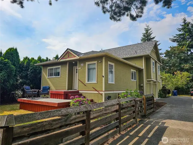 Duplex with 2-bedroom units in La Conner!