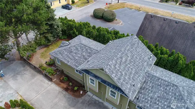 Possible FHA/VA owner-occupied financing available.
