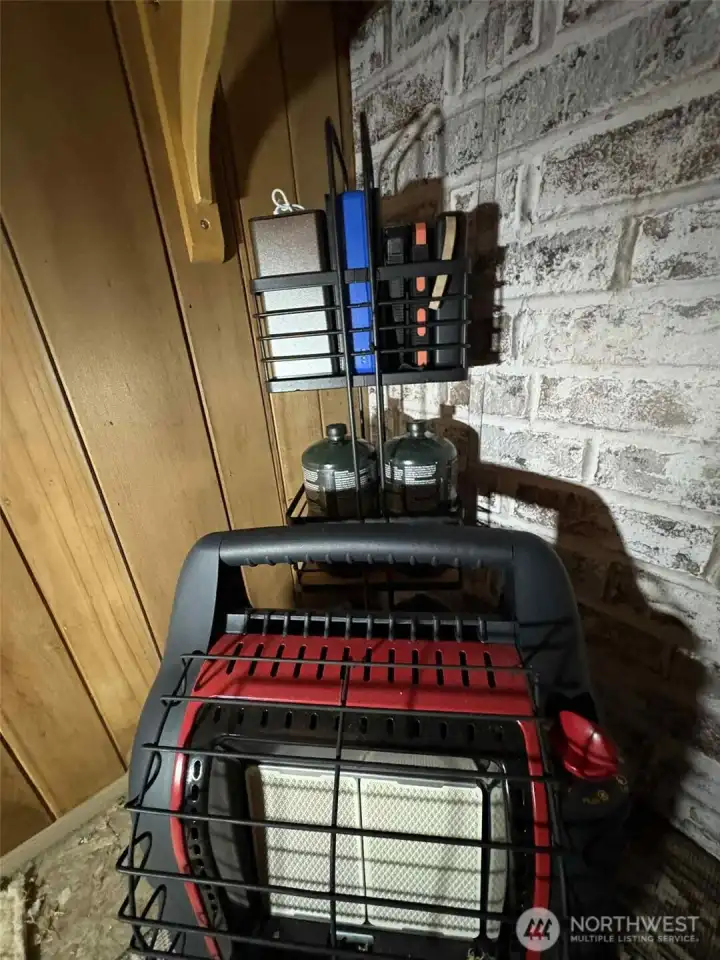 Simple indoor propane heater