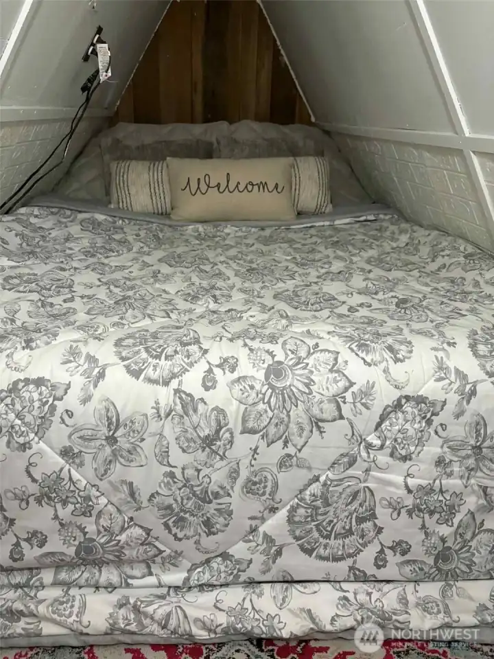 Queen Bed upstairs