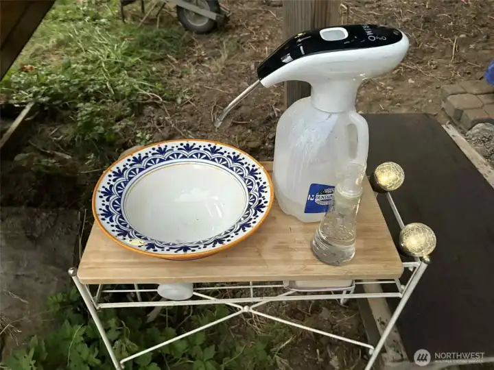Long lasting rechargeable water faucet