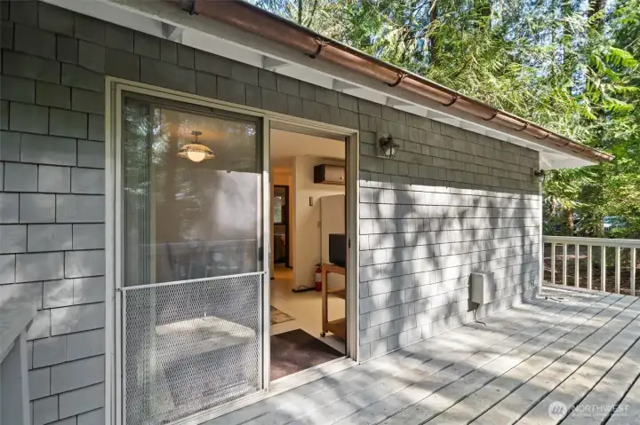 Large slider to front deck