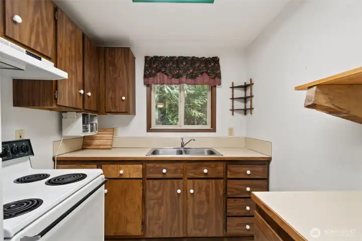 Kitchen with lots of storage