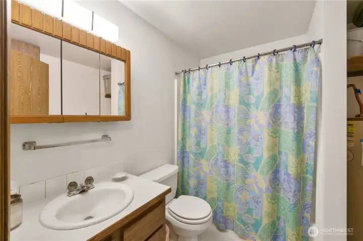 Bathroom has washer/dryer hookups.